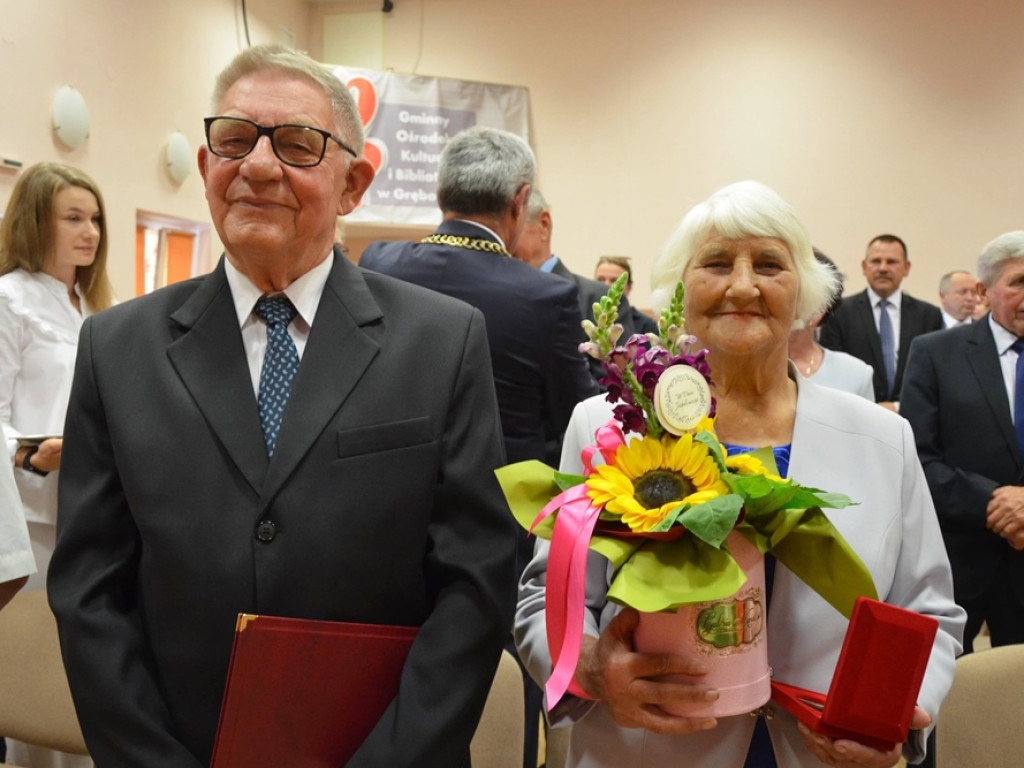 Poznali się w tej sali na tańcach, a teraz mają dzieci i wnuki. Świętują 50 i 60 lat małżeństwa