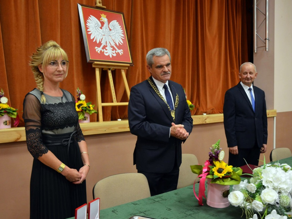 Poznali się w tej sali na tańcach, a teraz mają dzieci i wnuki. Świętują 50 i 60 lat małżeństwa