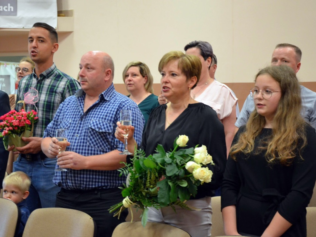 Poznali się w tej sali na tańcach, a teraz mają dzieci i wnuki. Świętują 50 i 60 lat małżeństwa