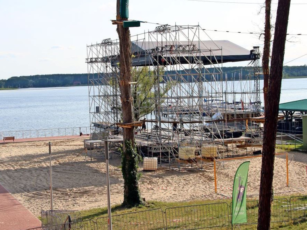 Trwają przygotowania do występu największych rapowych gwiazd w Sławie