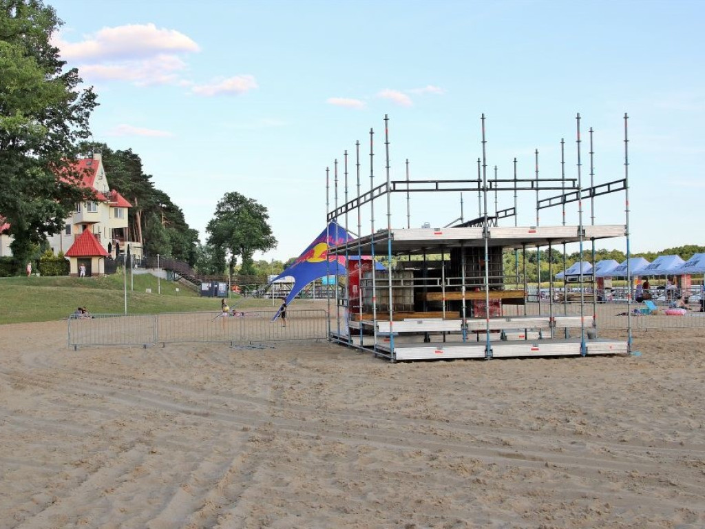 Trwają przygotowania do występu największych rapowych gwiazd w Sławie