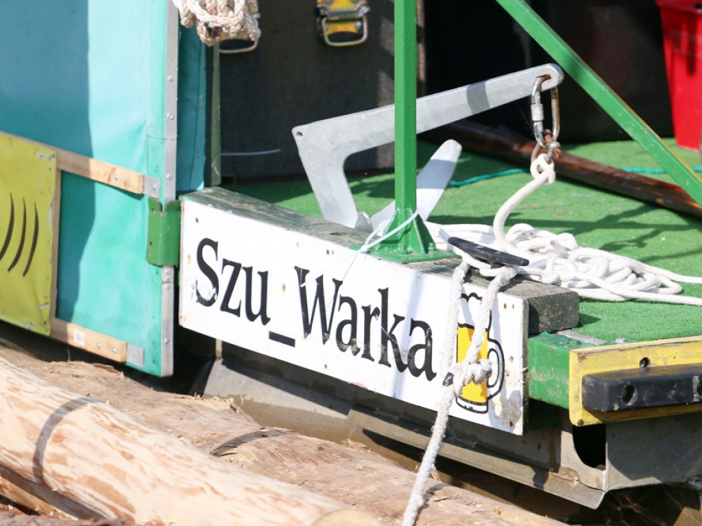 Takie przywitanie w Leszkowicach! Tratwą i jachtami płyną do Szczecina.