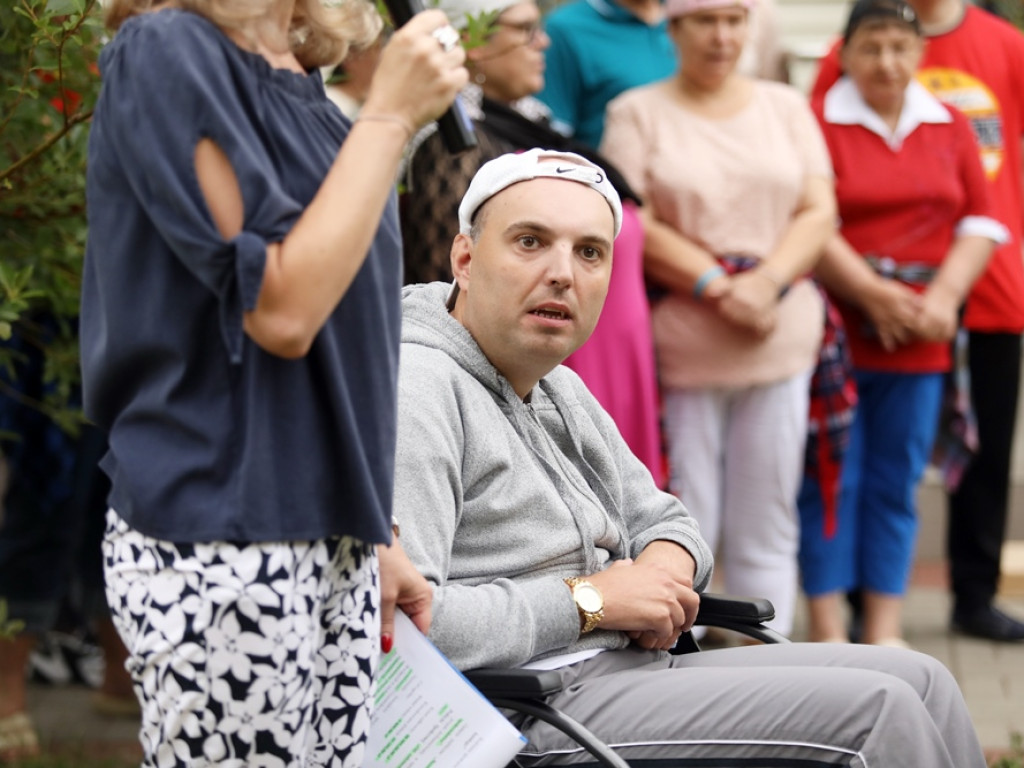 Taniec i sportowa rywalizacja. Niepełnosprawni świetnie się bawili [ZDJĘCIA]