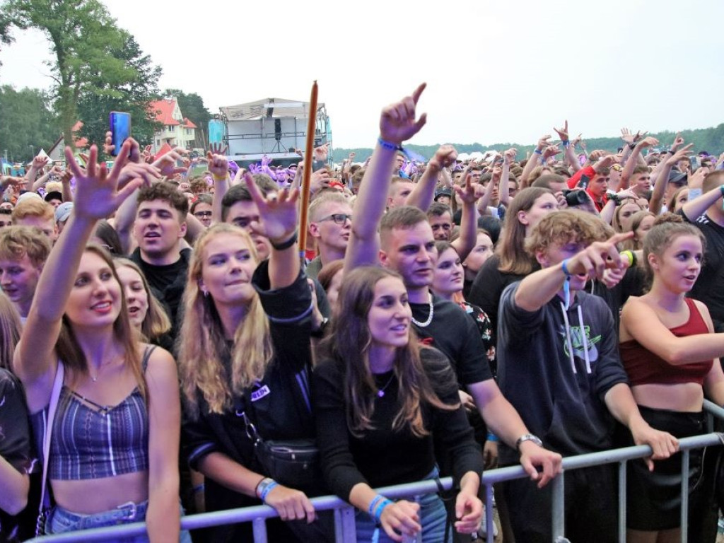 Tłumy na festiwalu w Sławie! Deszcz? Im nie przeszkadzał w zabawie