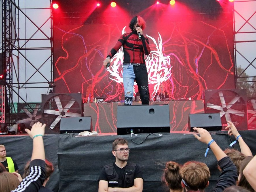 Tłumy na festiwalu w Sławie! Deszcz? Im nie przeszkadzał w zabawie