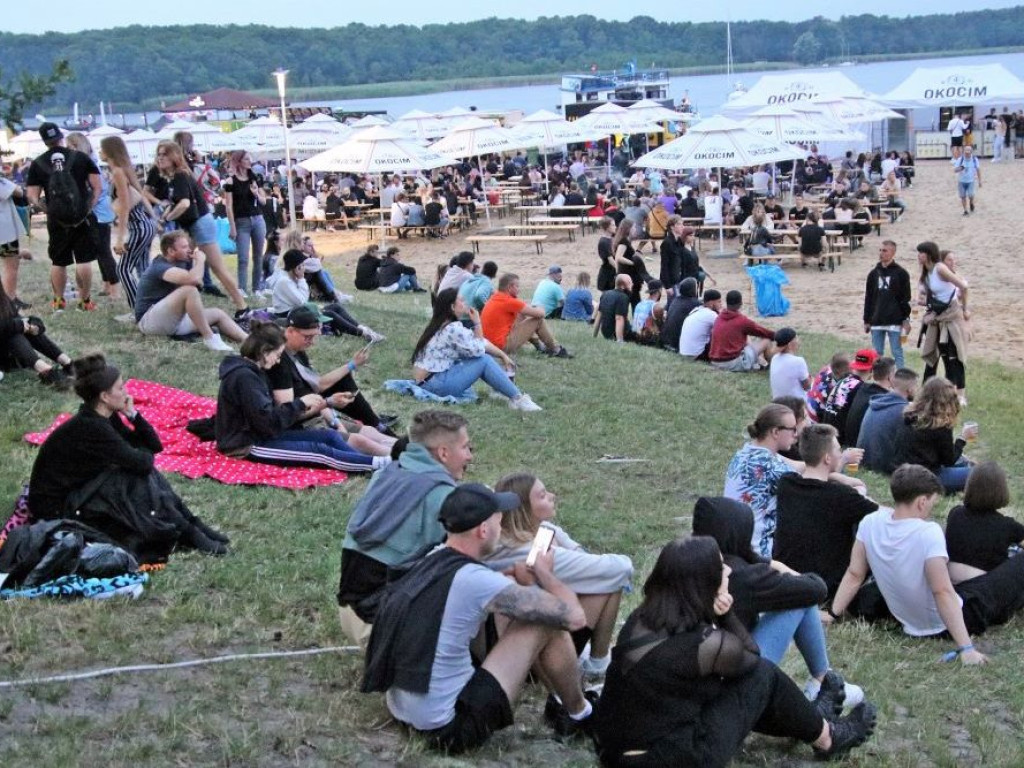 Tłumy na festiwalu w Sławie! Deszcz? Im nie przeszkadzał w zabawie