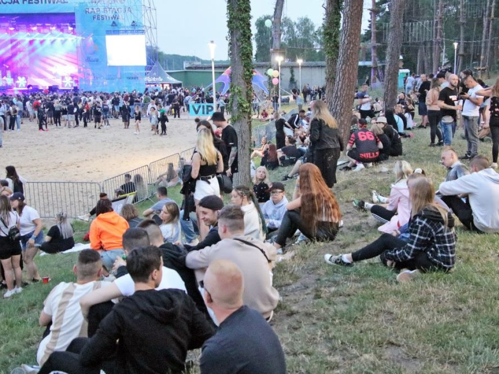 Tłumy na festiwalu w Sławie! Deszcz? Im nie przeszkadzał w zabawie