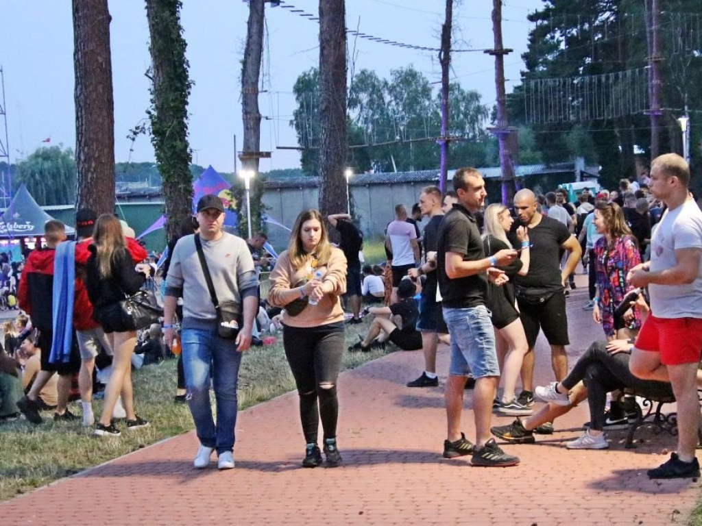 Tłumy na festiwalu w Sławie! Deszcz? Im nie przeszkadzał w zabawie