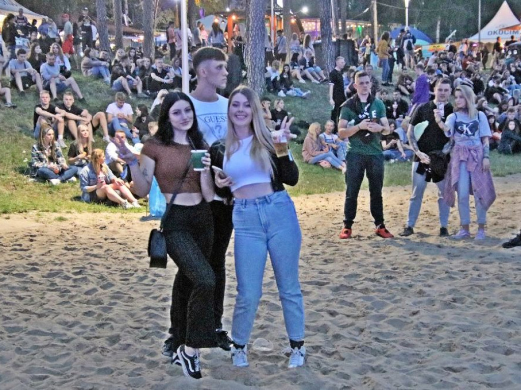 Tłumy na festiwalu w Sławie! Deszcz? Im nie przeszkadzał w zabawie