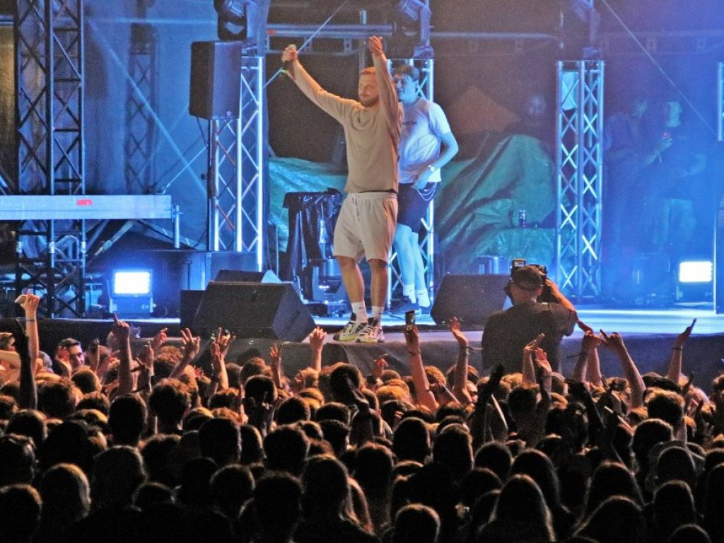 Tłumy na festiwalu w Sławie! Deszcz? Im nie przeszkadzał w zabawie