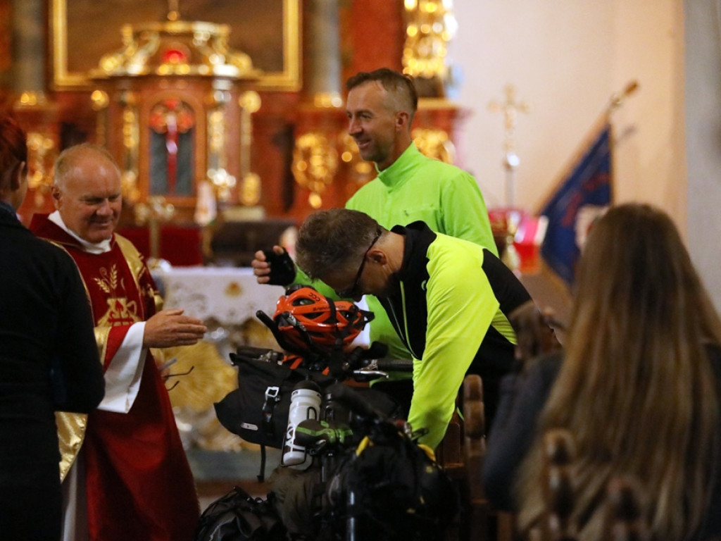 Blida i Długosz jadą rowerami do grobu św. Jakuba! W intencji walczących o zdrowie Wiktora Trojana i Filipa Domagały [ZDJĘCIA]