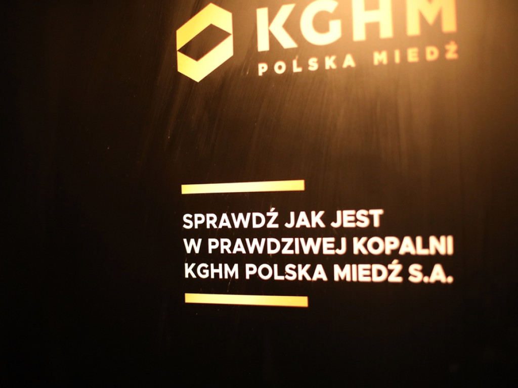 Jubileuszowy tir KGHM-u na rynku. 
