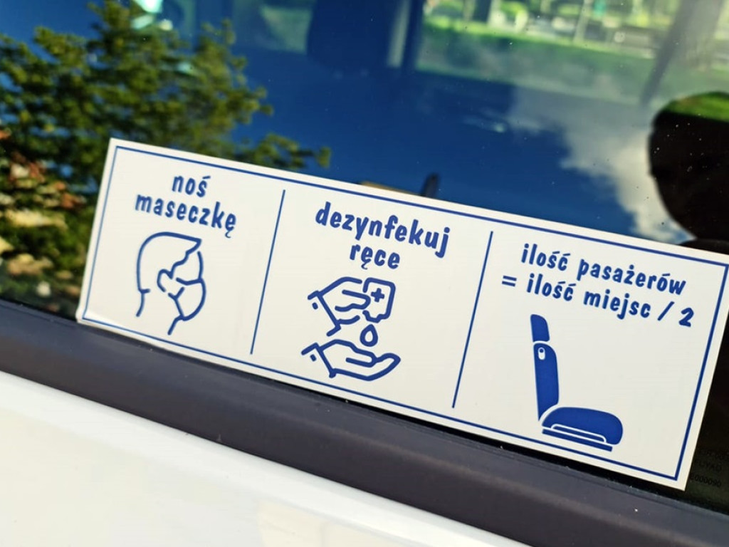 Wandale okleili służbowy samochód operatora TVP! 