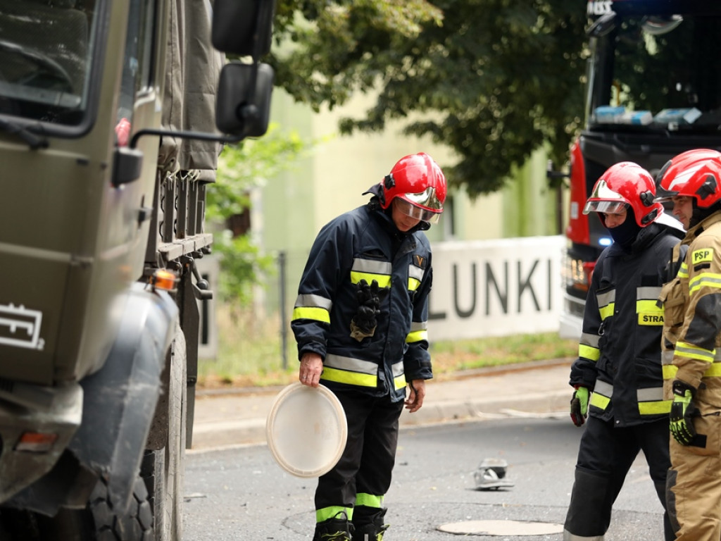 Dziecku nic się nie stało, ale kierowca citroena trafił do szpitala [ZDJĘCIA]