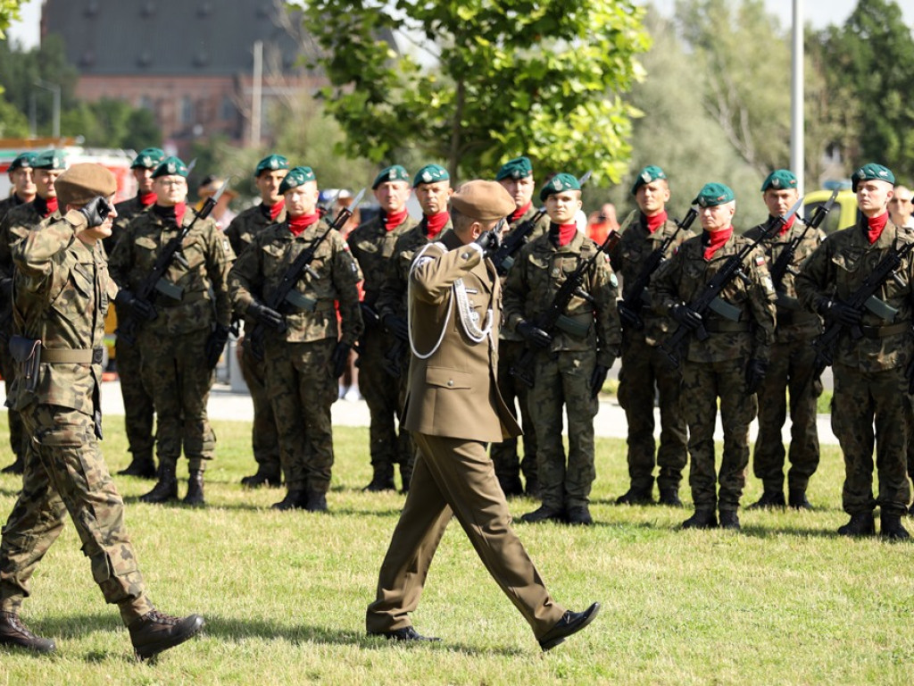 Uroczyste ślubowanie na bulwarze. Rokaszewicz: Piszecie swoją nową historię Głogowa