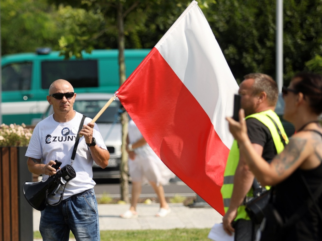 Protest w Głogowie: było starcie z policją i straszenie dziennikarzy [ZDJĘCIA]