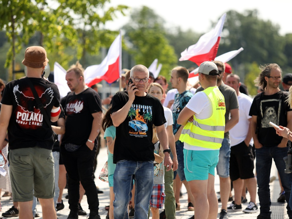 Protest w Głogowie: było starcie z policją i straszenie dziennikarzy [ZDJĘCIA]