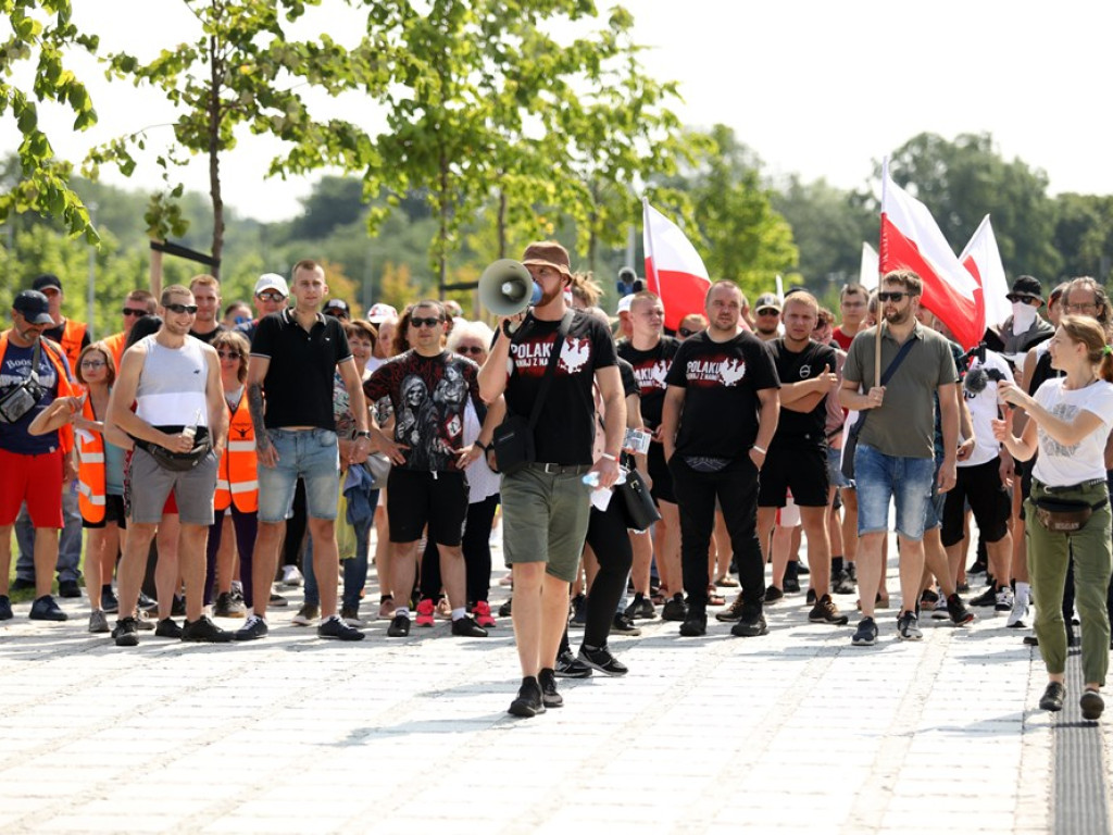 Protest w Głogowie: było starcie z policją i straszenie dziennikarzy [ZDJĘCIA]