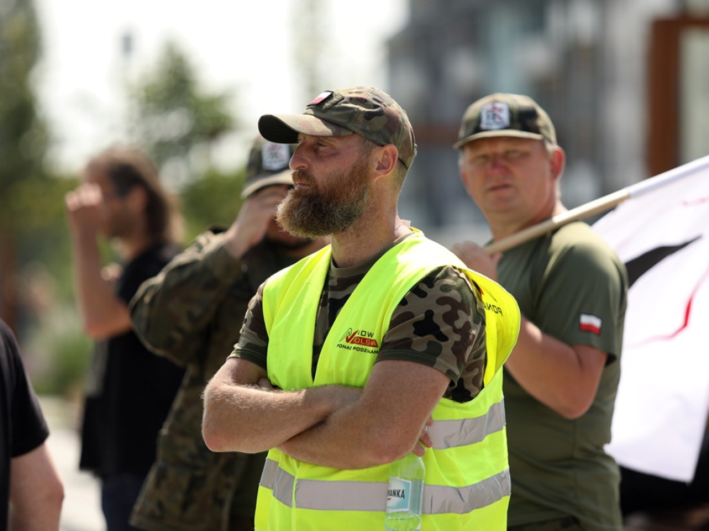 Protest w Głogowie: było starcie z policją i straszenie dziennikarzy [ZDJĘCIA]