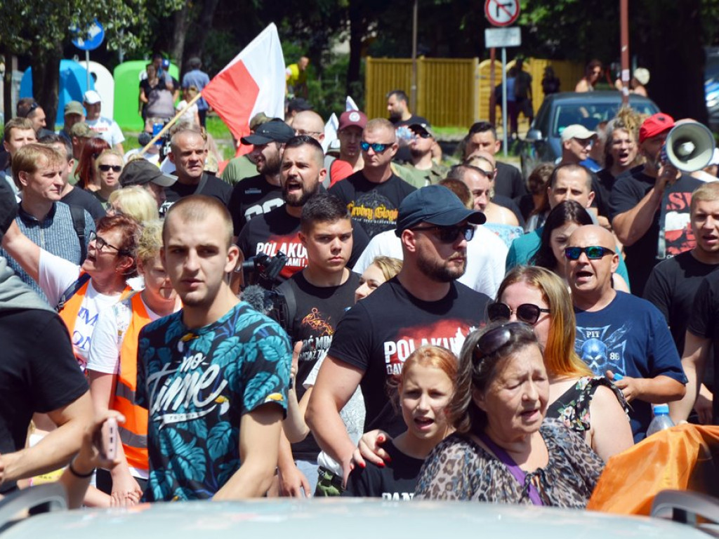 Protest w Głogowie: było starcie z policją i straszenie dziennikarzy [ZDJĘCIA]