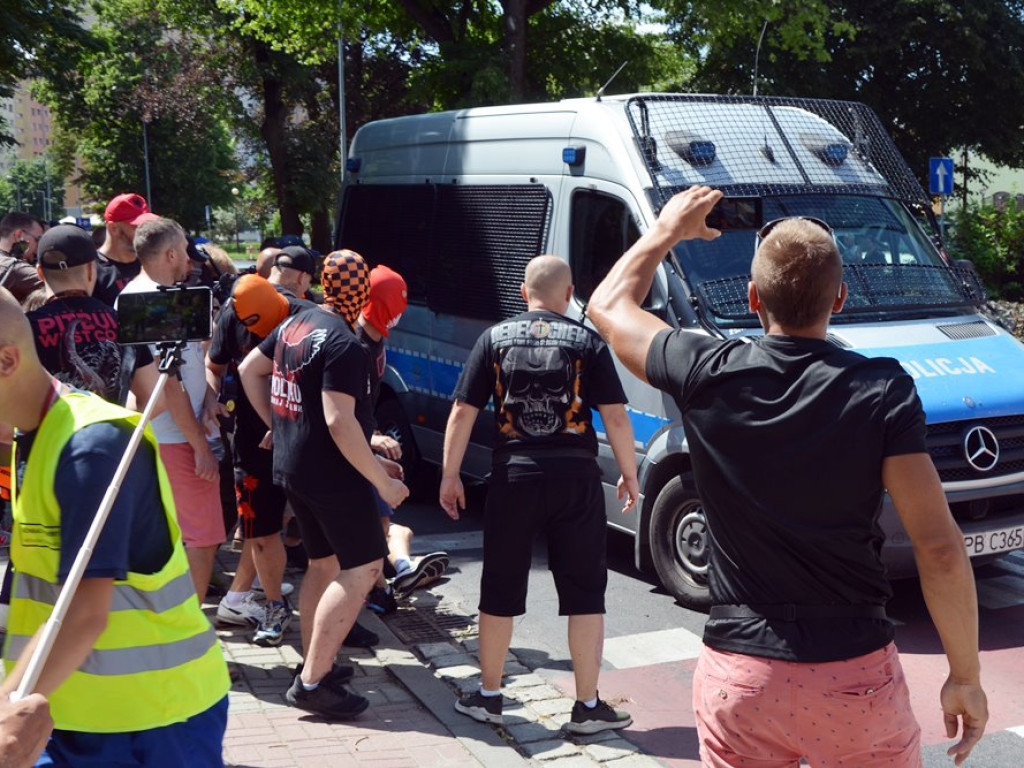 Protest w Głogowie: było starcie z policją i straszenie dziennikarzy [ZDJĘCIA]