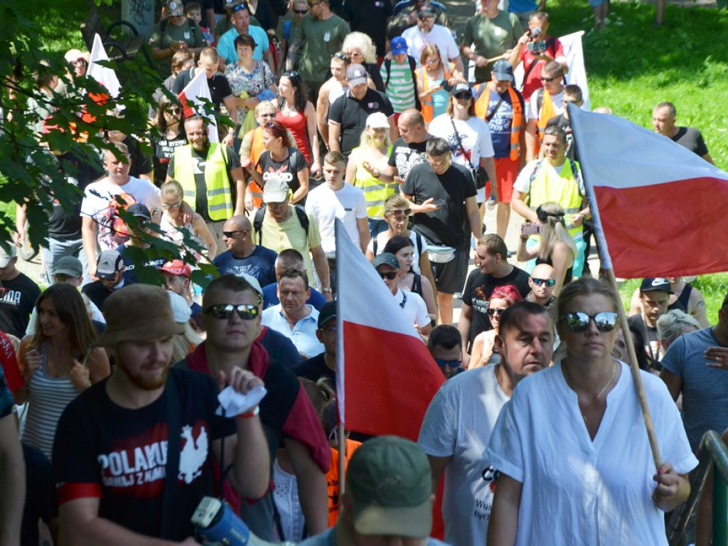 Protest w Głogowie: było starcie z policją i straszenie dziennikarzy [ZDJĘCIA]