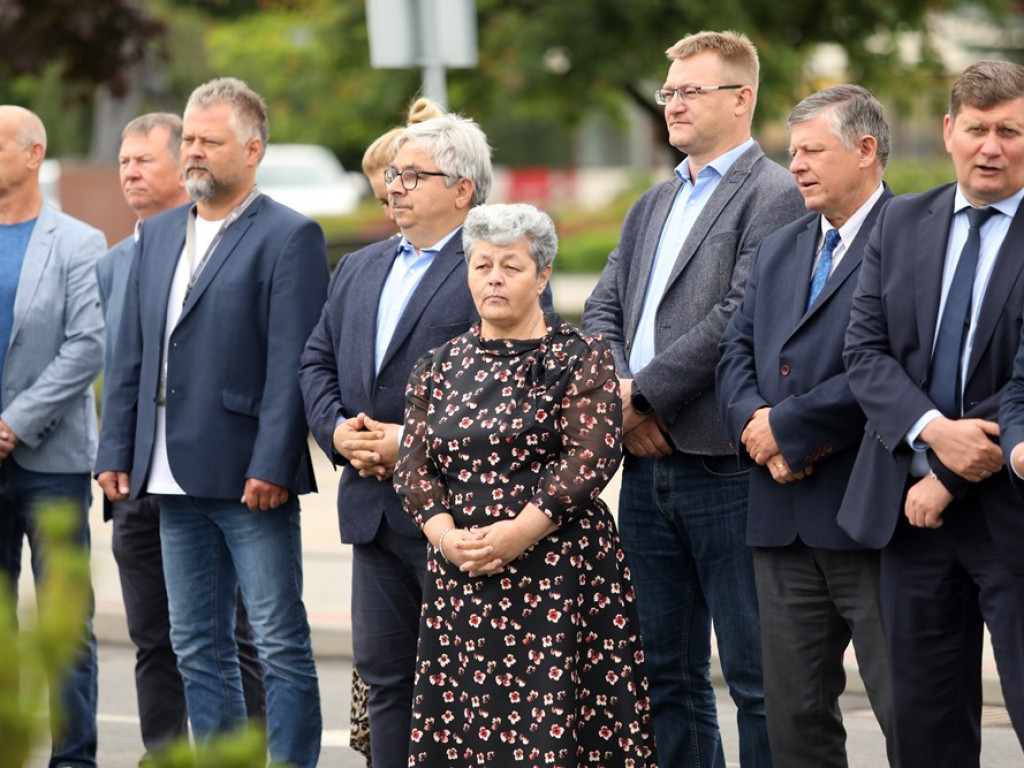 Pięć dębów na 50-lecie Huty Miedzi Głogów. Wyjątkowy jubileusz