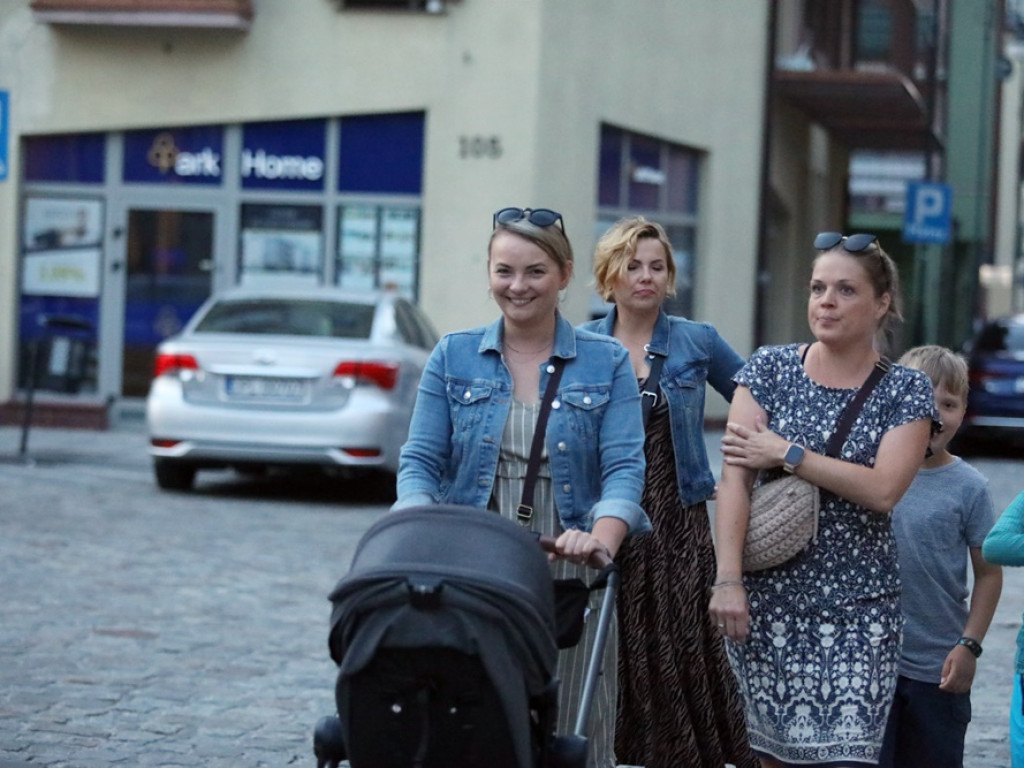 Parada lampionów przyciągnęła tłumy! Przeszli ulicami Starego Miasta