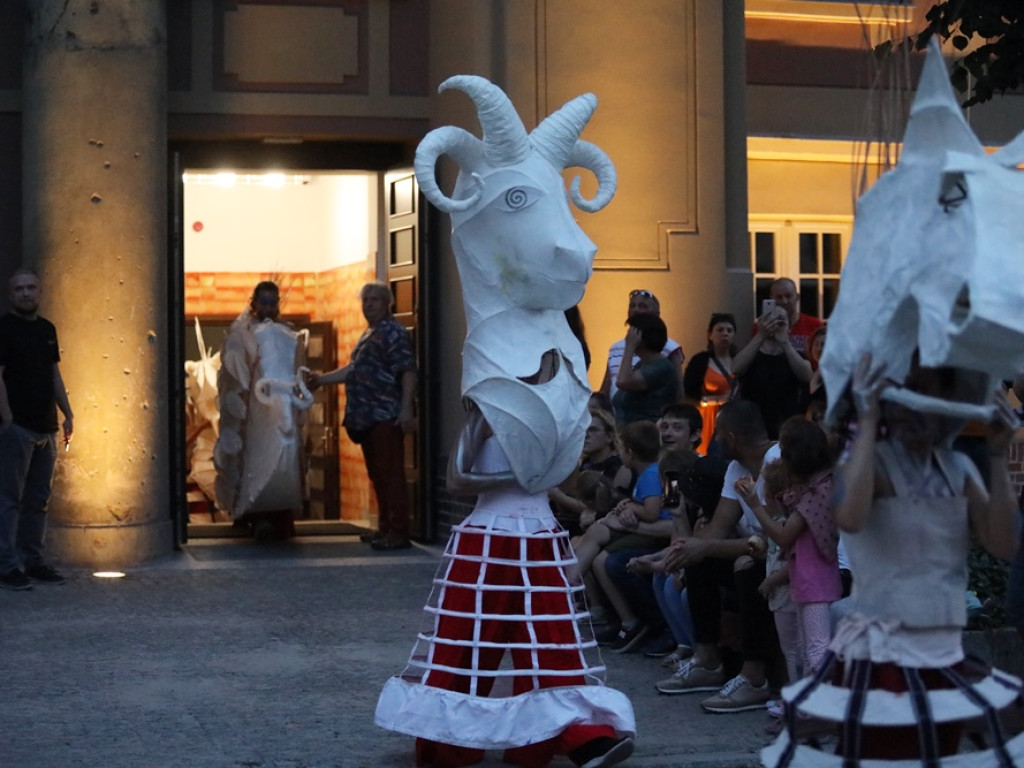 Parada lampionów przyciągnęła tłumy! Przeszli ulicami Starego Miasta