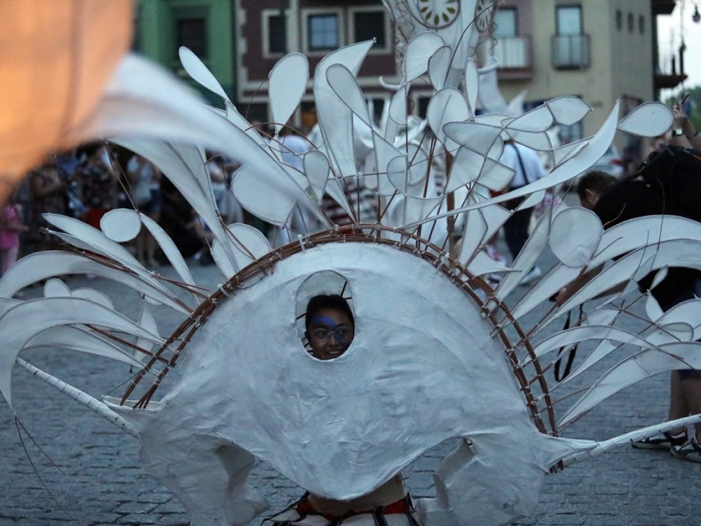 Parada lampionów przyciągnęła tłumy! Przeszli ulicami Starego Miasta