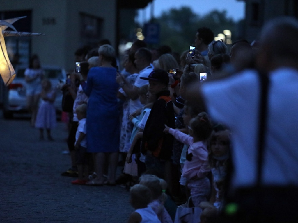 Parada lampionów przyciągnęła tłumy! Przeszli ulicami Starego Miasta