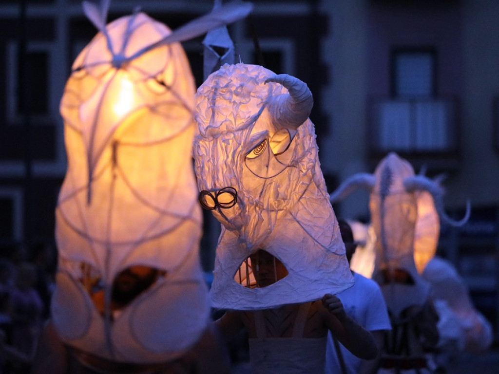 Parada lampionów przyciągnęła tłumy! Przeszli ulicami Starego Miasta