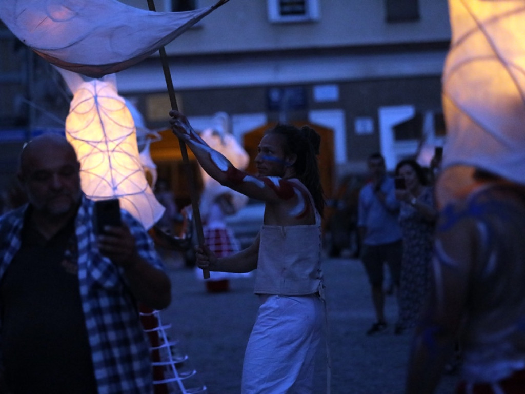 Parada lampionów przyciągnęła tłumy! Przeszli ulicami Starego Miasta