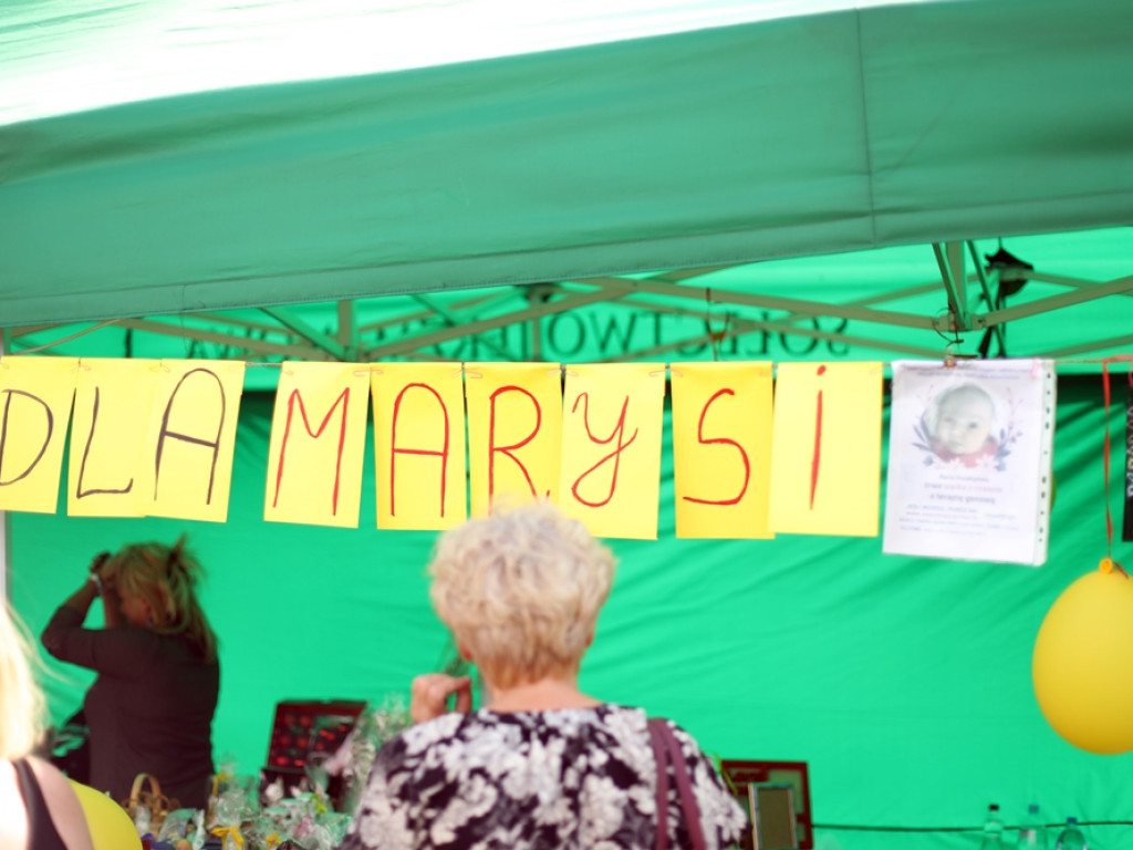 Ogromna kwota z kiermaszu dla Marysi! Chętny do pomocy nie brakowało [ZDJĘCIA]