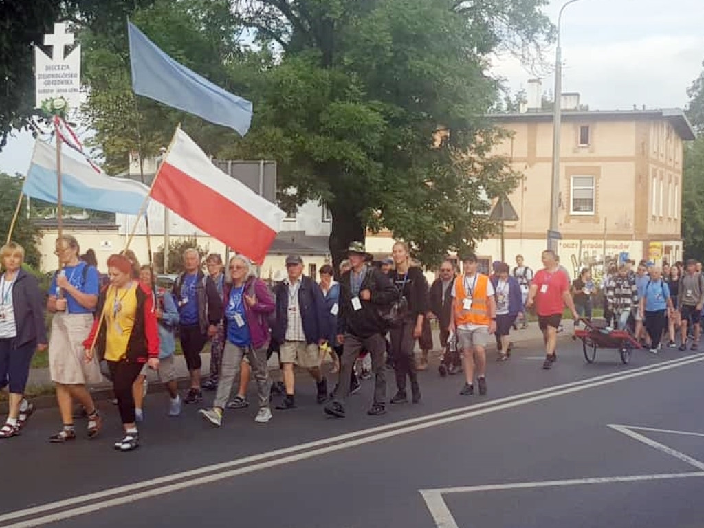 41. Piesza Pielgrzymka Głogowska w drodze na Jasną Górę [ZDJĘCIA]