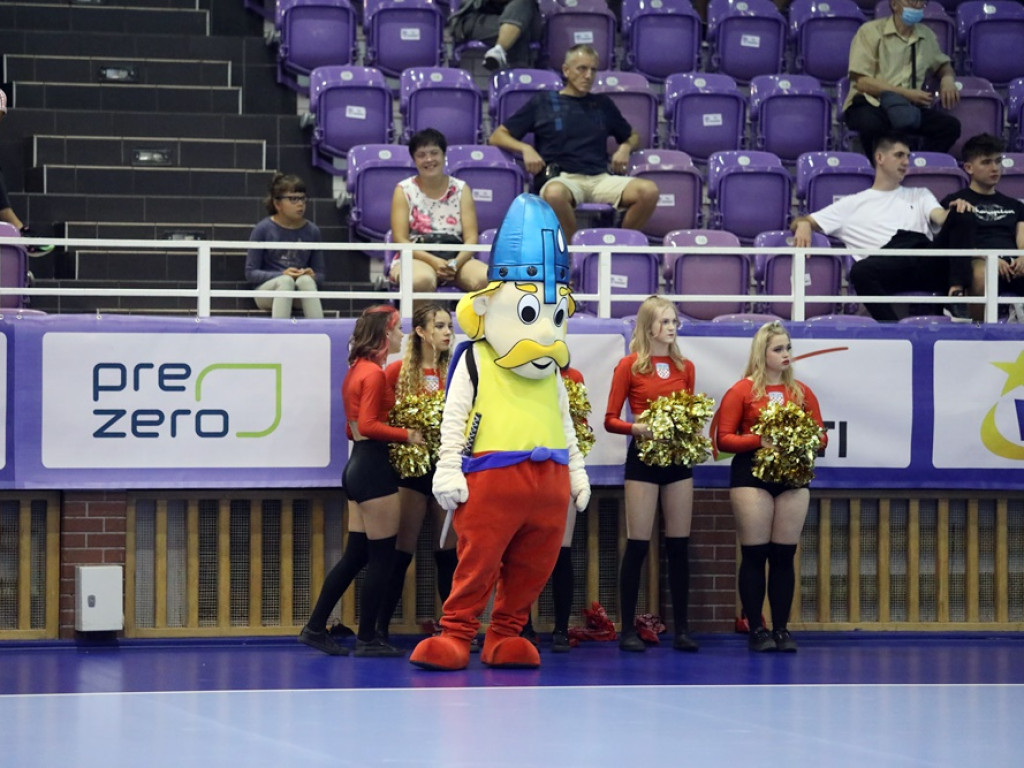 Spokojnie jedną... Rafał Jamioł dał zwycięstwo. Chrobry zagra w finale [ZDJĘCIA]