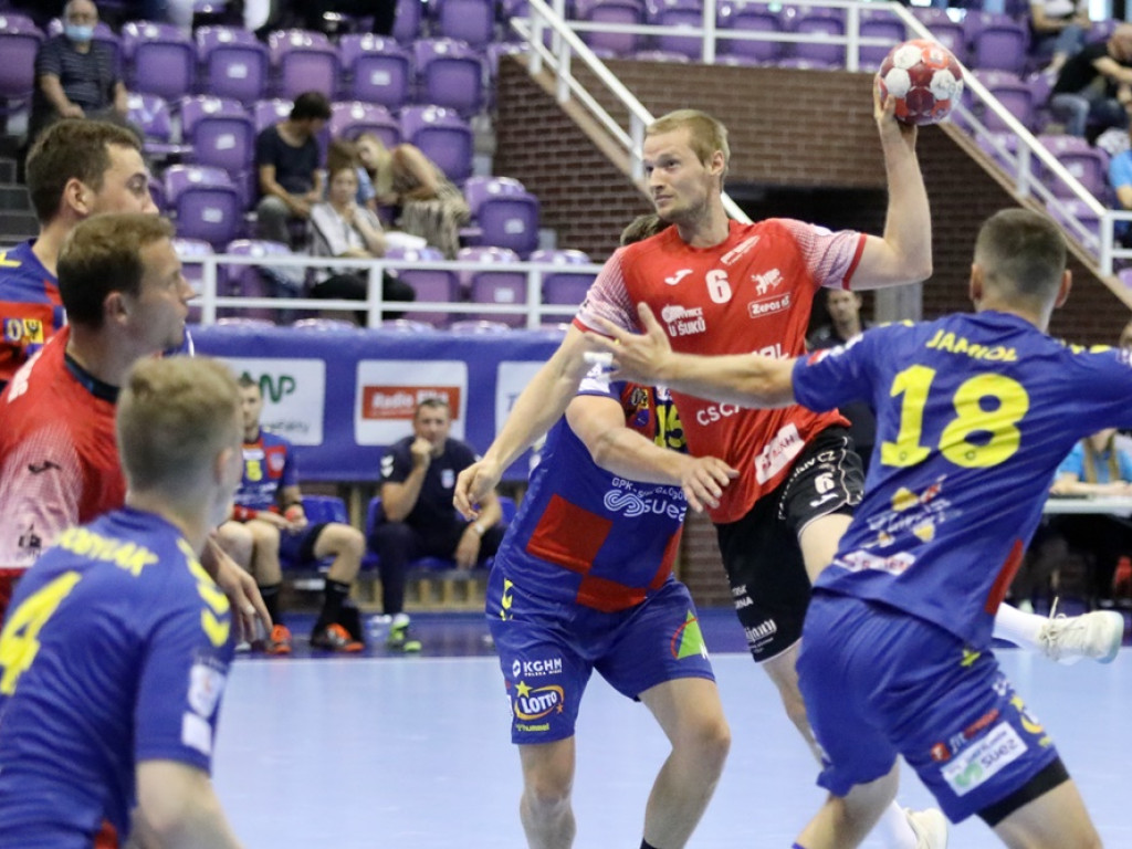 Spokojnie jedną... Rafał Jamioł dał zwycięstwo. Chrobry zagra w finale [ZDJĘCIA]