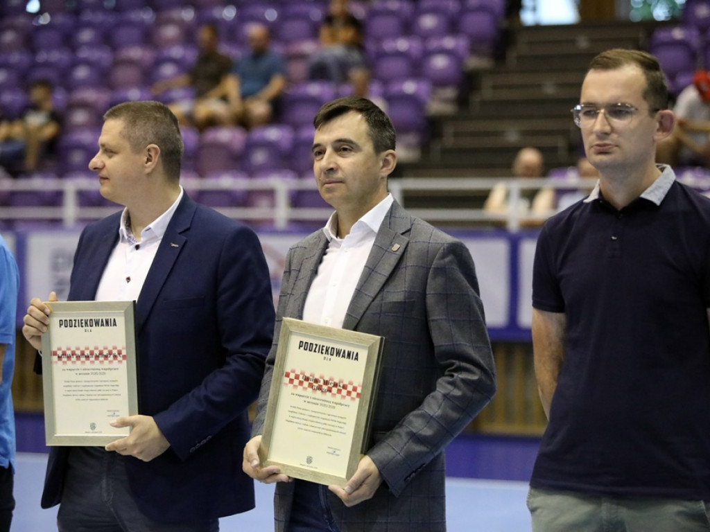 Spokojnie jedną... Rafał Jamioł dał zwycięstwo. Chrobry zagra w finale [ZDJĘCIA]