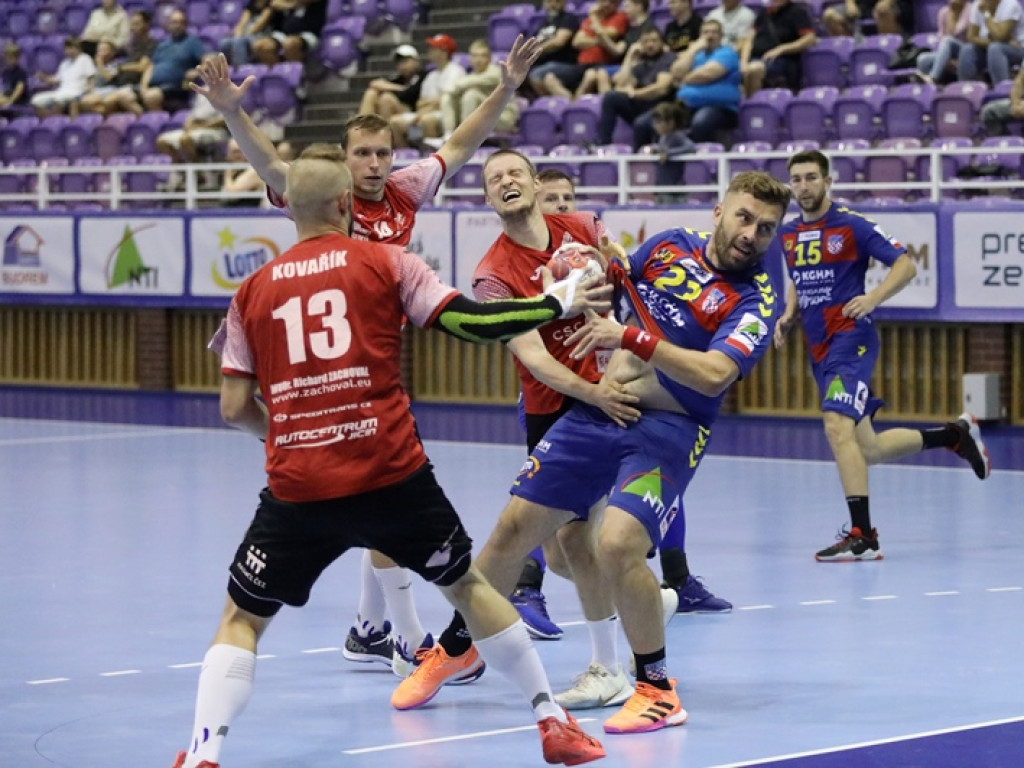 Spokojnie jedną... Rafał Jamioł dał zwycięstwo. Chrobry zagra w finale [ZDJĘCIA]