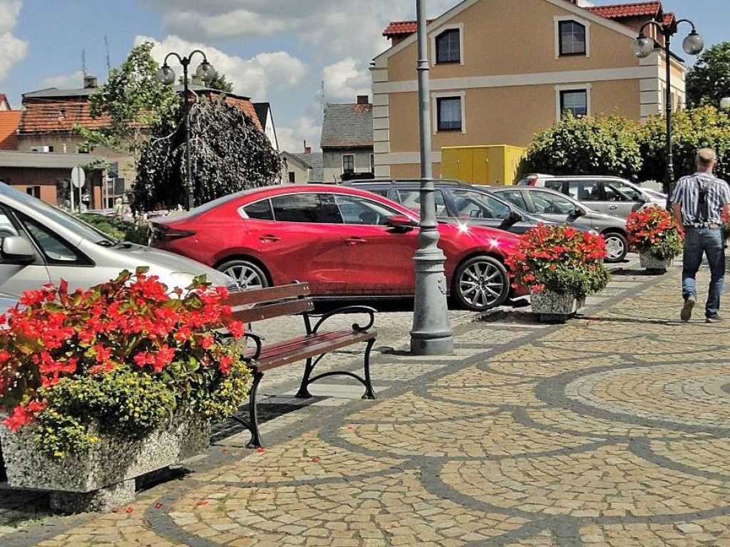 Sława walczy o tytuł najpiękniej ukwieconego miasta. Centrum cudowne, ale bliżej plaży w gazonach rosną... chwasty