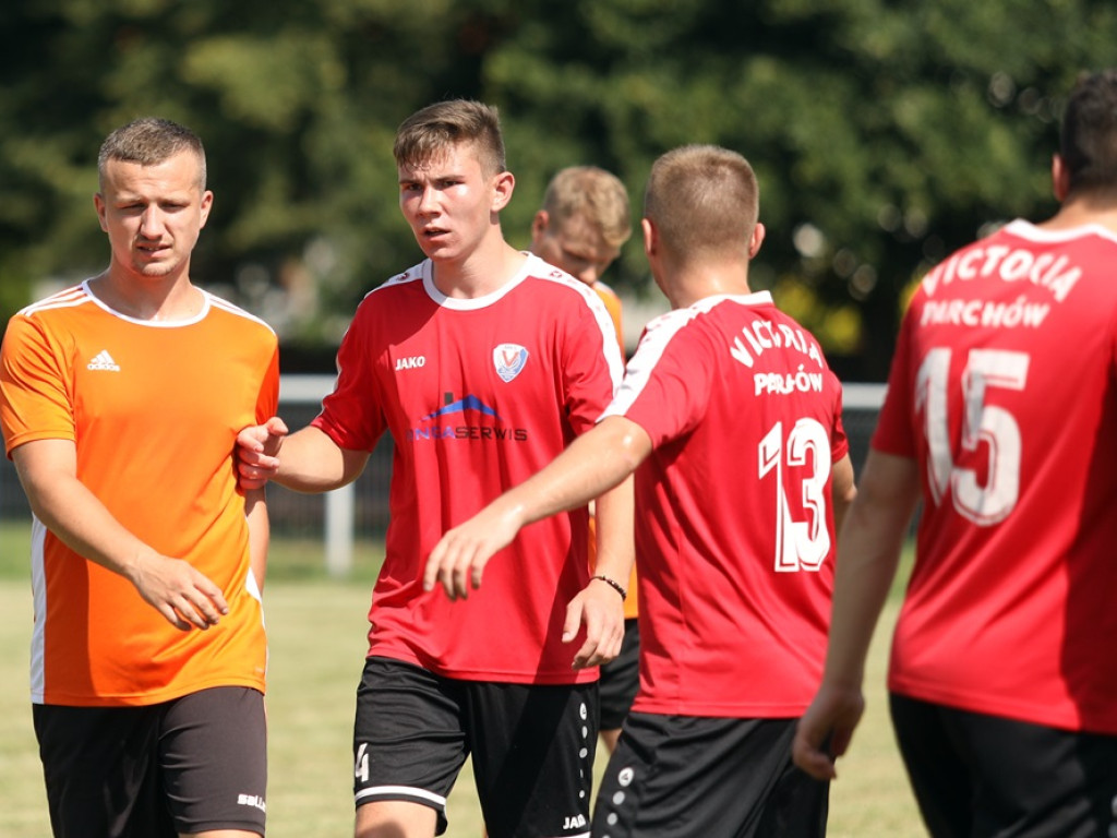 Stachowiak trafił z przewrotki! A Zryw Kotla wygrał w B-klasie