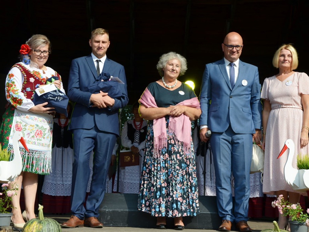 Świętowali zbiórkę plonów. Rolnicy z gminy Radwanice [ZDJĘCIA]