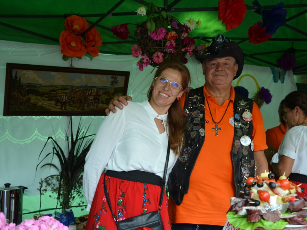 Świętowali zbiórkę plonów. Rolnicy z gminy Radwanice [ZDJĘCIA]