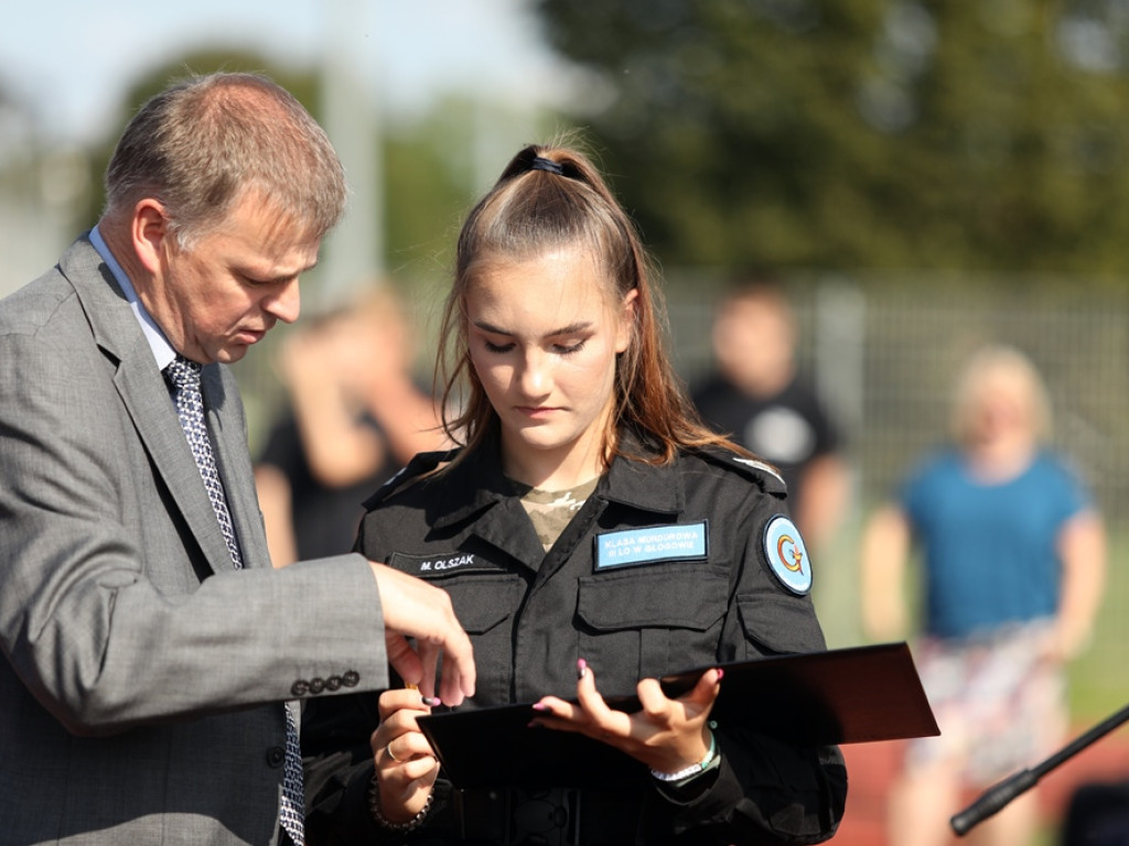 Uczniowie klas mundurowych ze szkolnymi awansami [ZDJĘCIA]