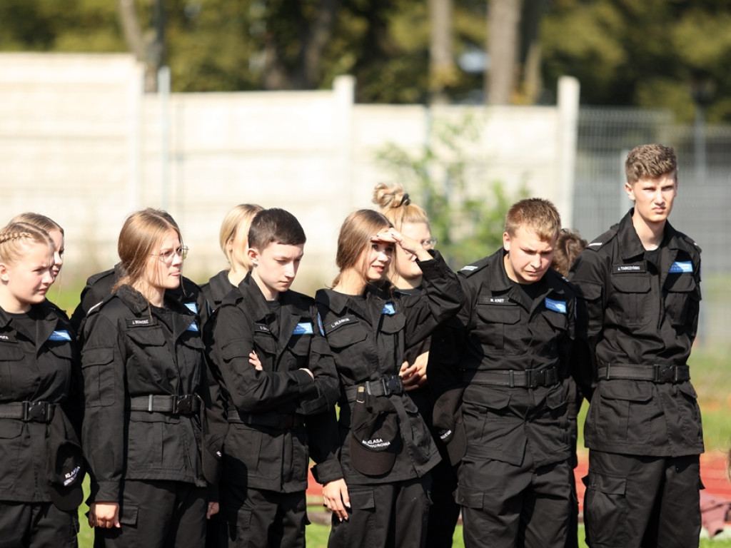 Uczniowie klas mundurowych ze szkolnymi awansami [ZDJĘCIA]