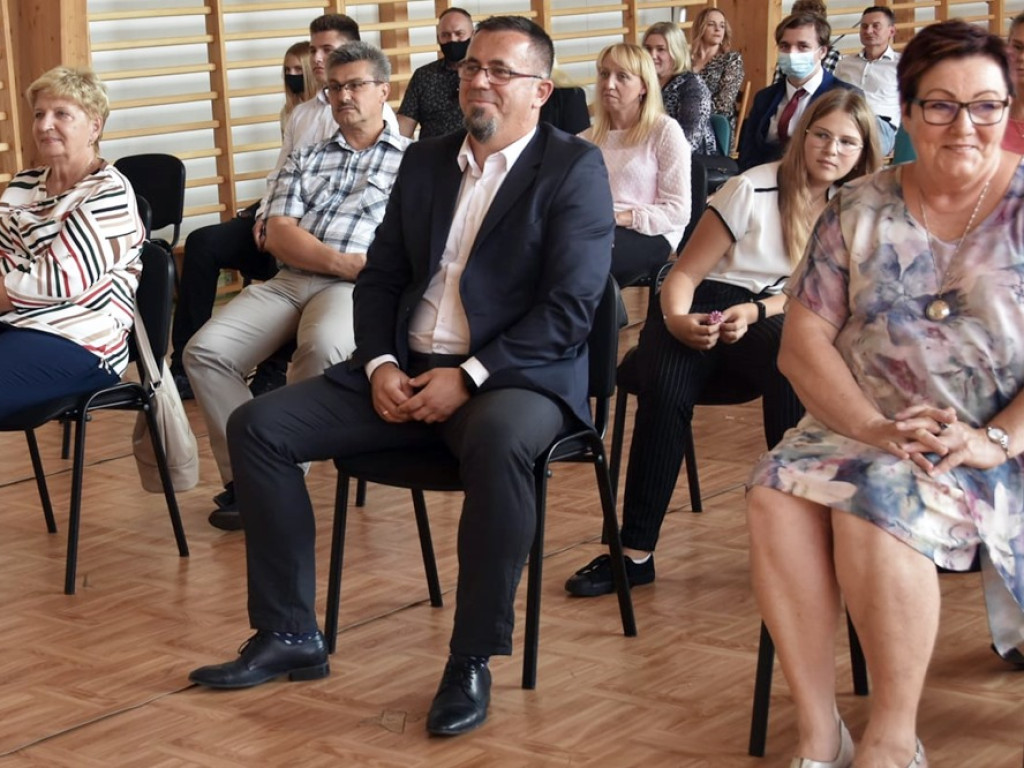 Stypendia rozdane. Po 300 zł dla każdego ucznia