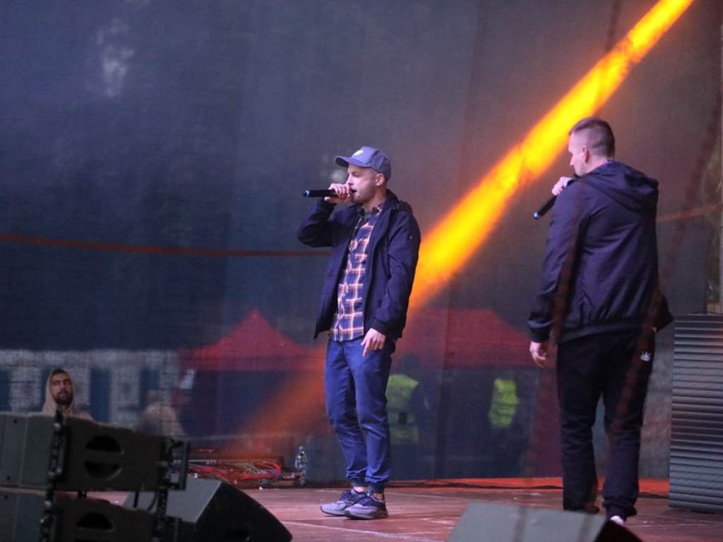 Rapowo na placu festynowym! Jelon zaczął, ale gwiazd będzie więcej [ZDJĘCIA]