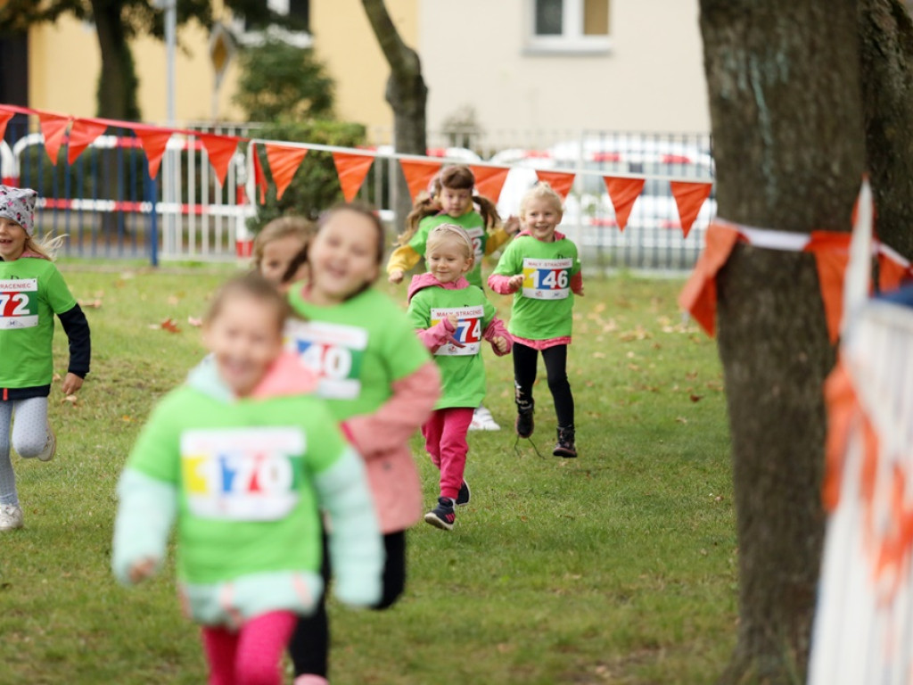 Taki Dzień Przedszkolaka! Dzieci biegały i posadziły drzewko