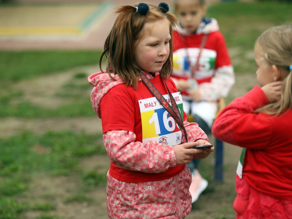 Taki Dzień Przedszkolaka! Dzieci biegały i posadziły drzewko