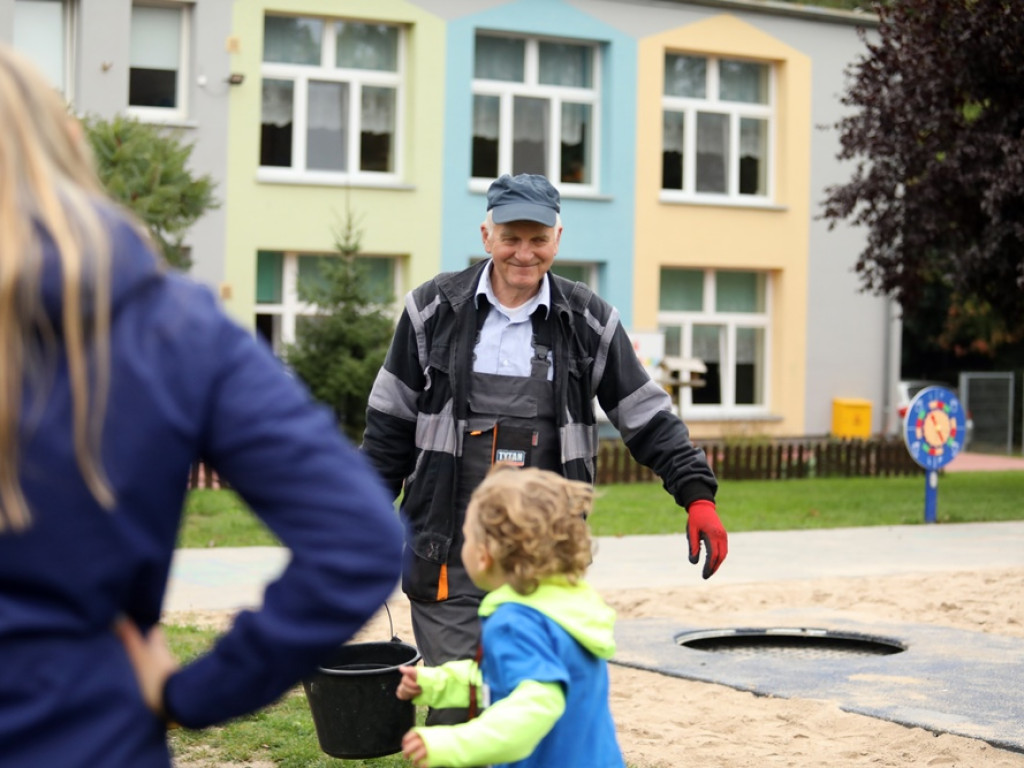 Taki Dzień Przedszkolaka! Dzieci biegały i posadziły drzewko